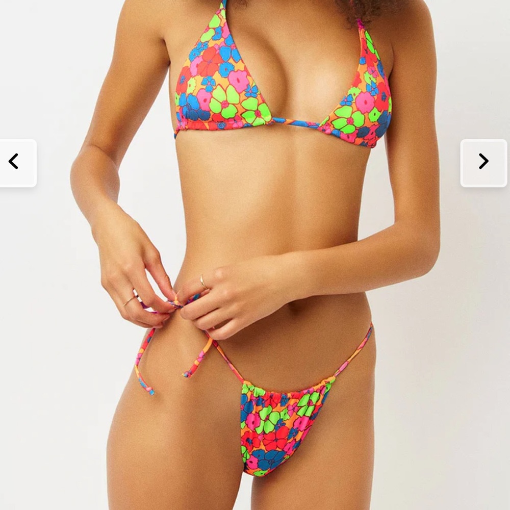 Frankie Bikini Large Top with Medium Bottoms
